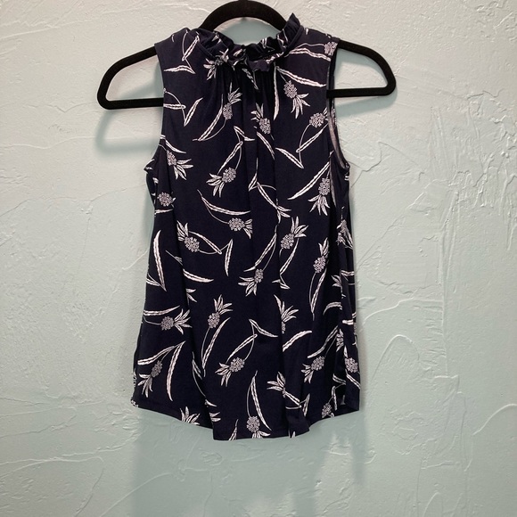 Ann Taylor Factory Tops - Ann Taylor
XXSP blue pineapple tank